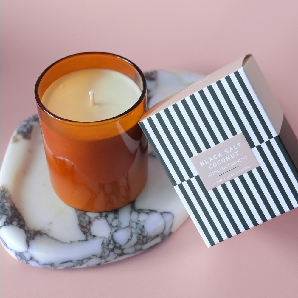 Black Salt & Coconut Essential Candle -8 oz.